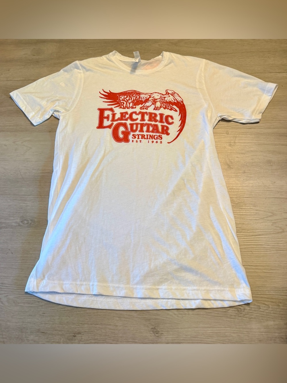NWOT White Ernie Ball '62 Electric Guitar Strings Size Small T-Shirt Musicians